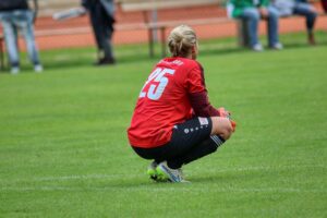 女子サッカーにおけるACL予防のための効果的な筋トレは？