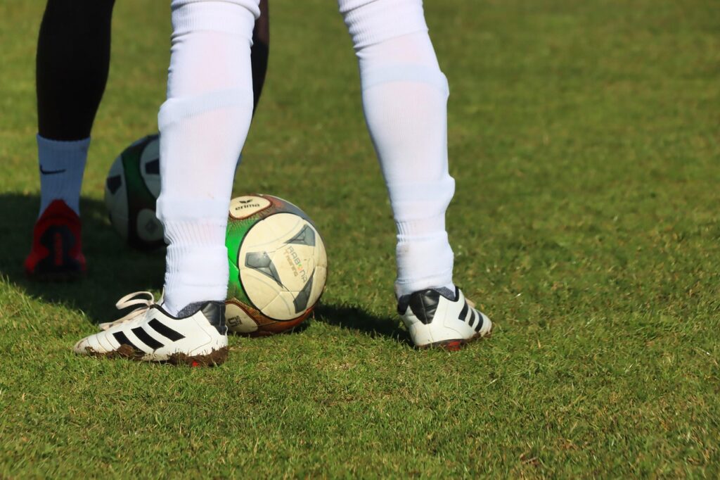 サッカーで膝を痛めないための練習方法は？