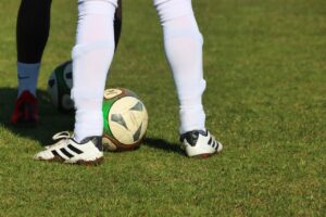 サッカーで膝を痛めないための練習方法は？