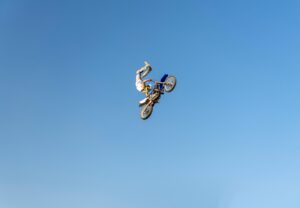 ジャンプ前に行うACL予防のルーティンとは？