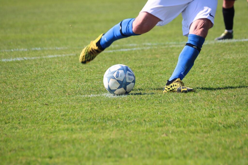 試合前の連戦におけるACLの予防に最適なウォームアップは？