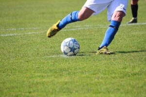 試合前の連戦におけるACLの予防に最適なウォームアップは？