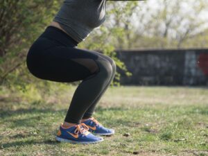 スクワットの深さの目安はACL予防にどのように役立つのか？