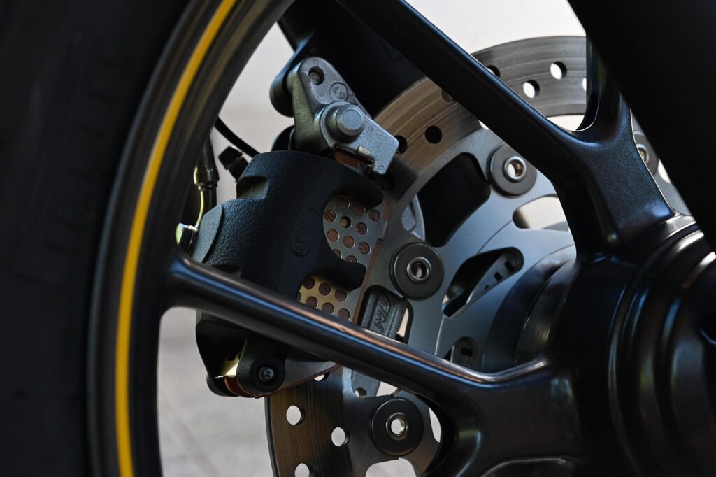 減速動作をスムーズに行うためのブレーキのコツは？