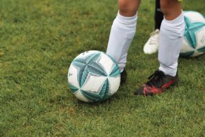 サッカーでACL断裂した後、体操はどのようにリハビリに役立つ？
